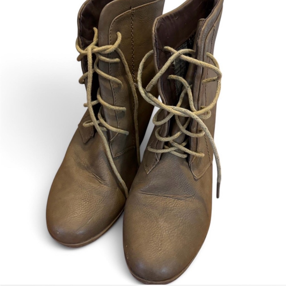 Brown Lace-Up Women's Boots